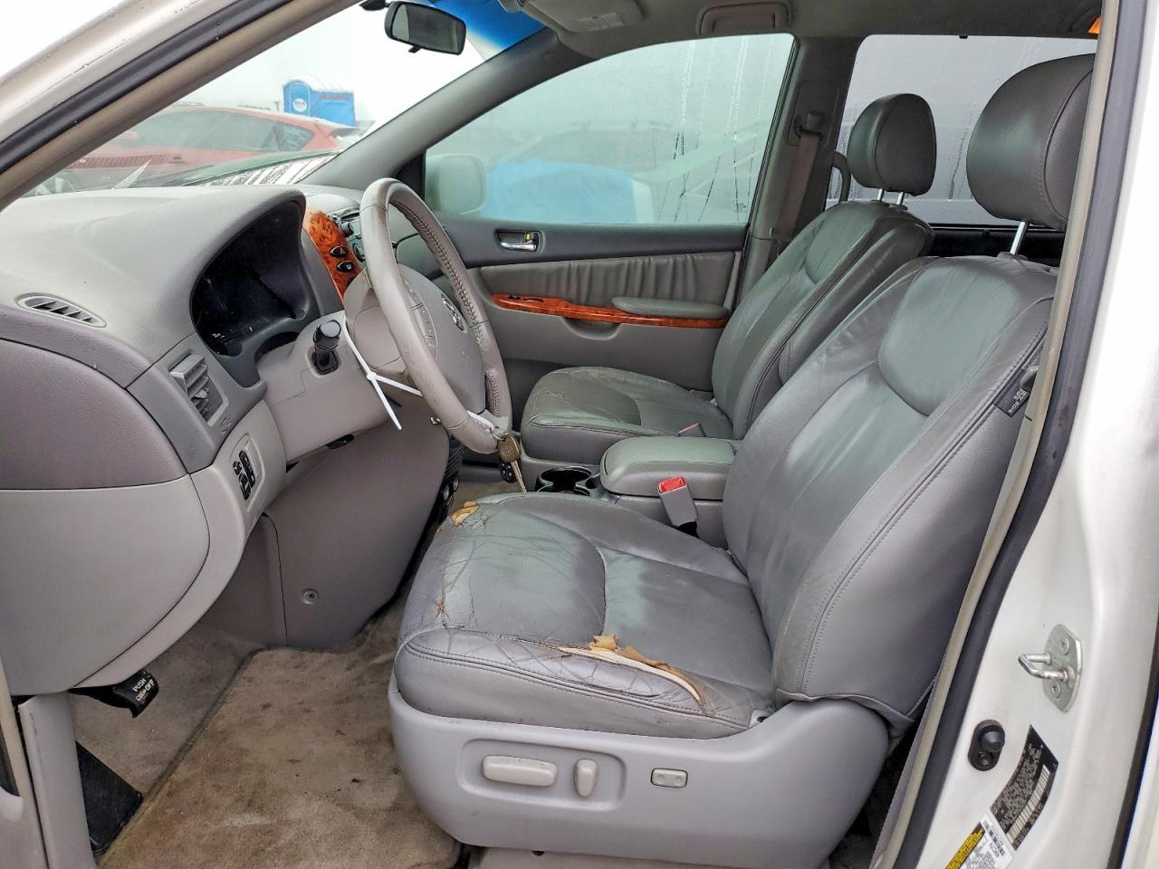 2006 TOYOTA SIENNA