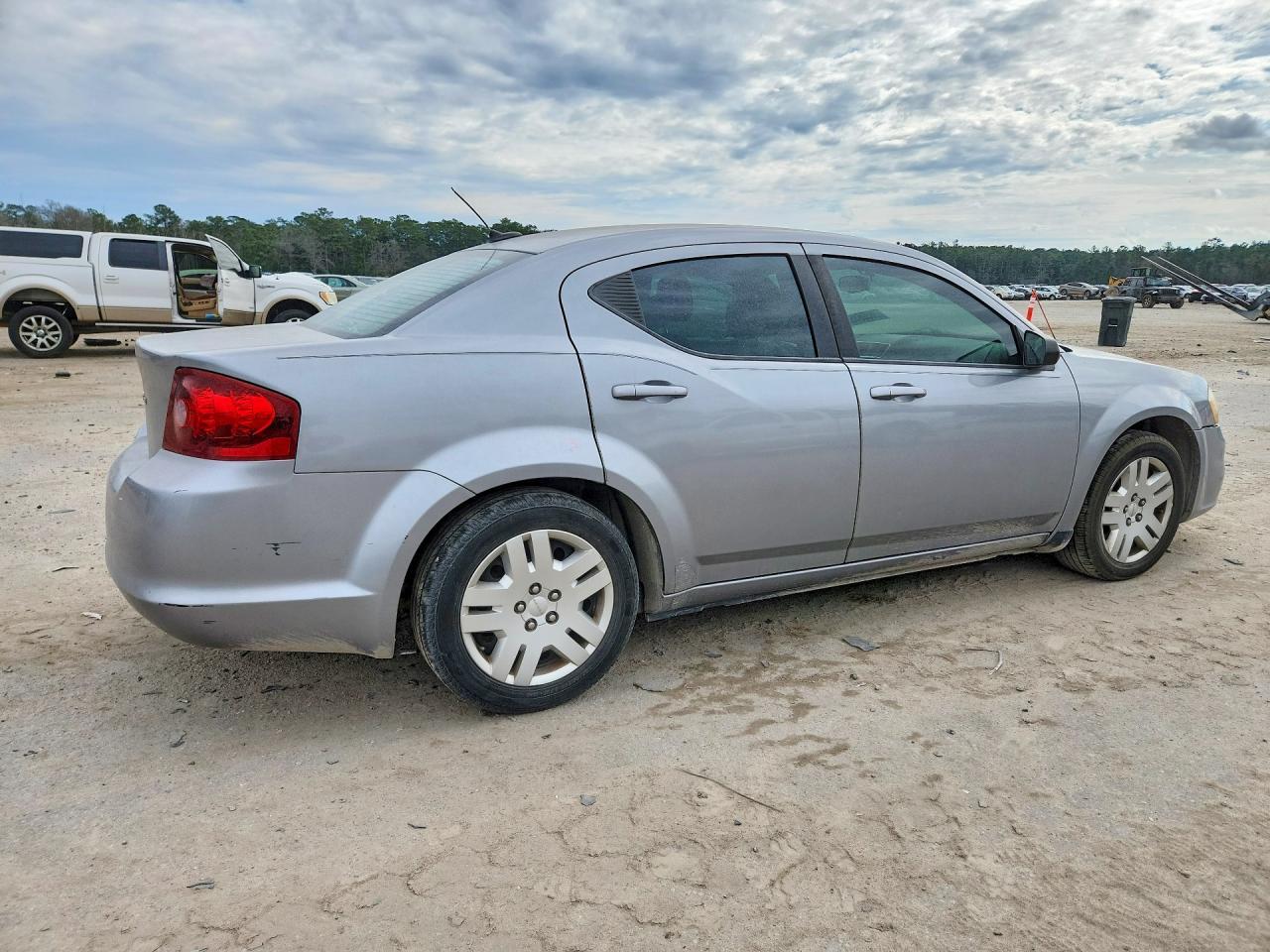 2013 DODGE Avenger