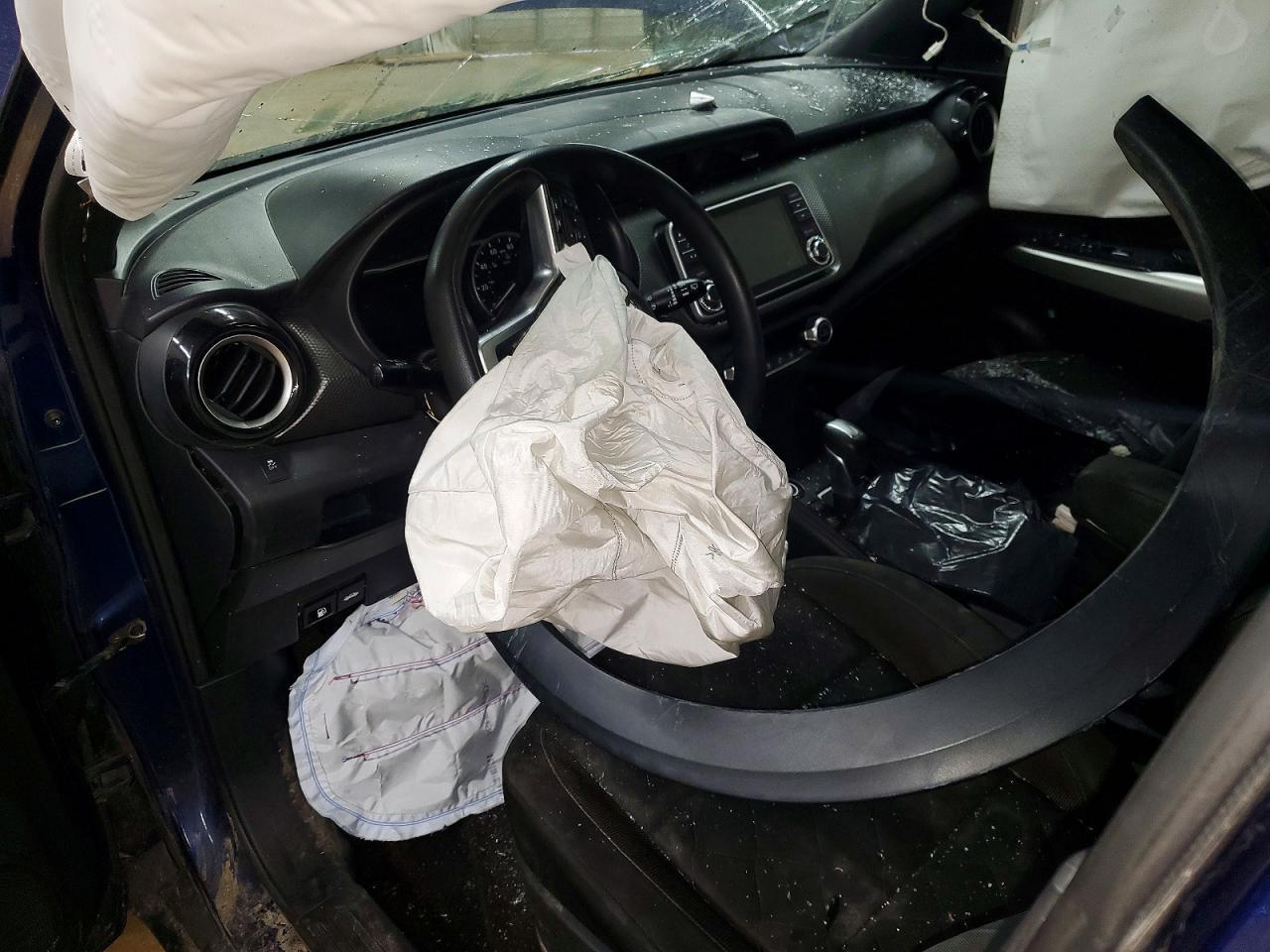 2019 NISSAN KICKS