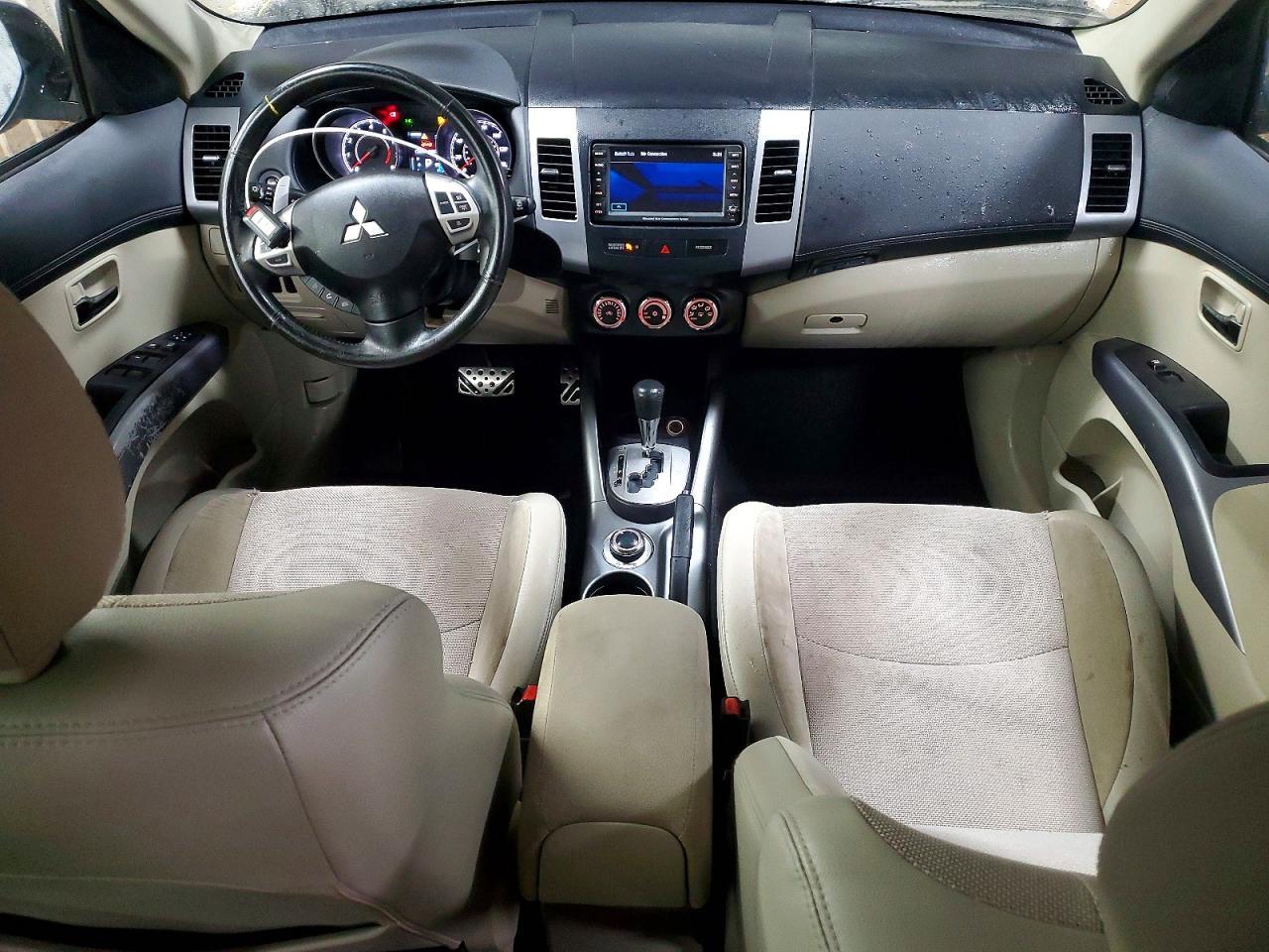 2011 MITSUBISHI outlander