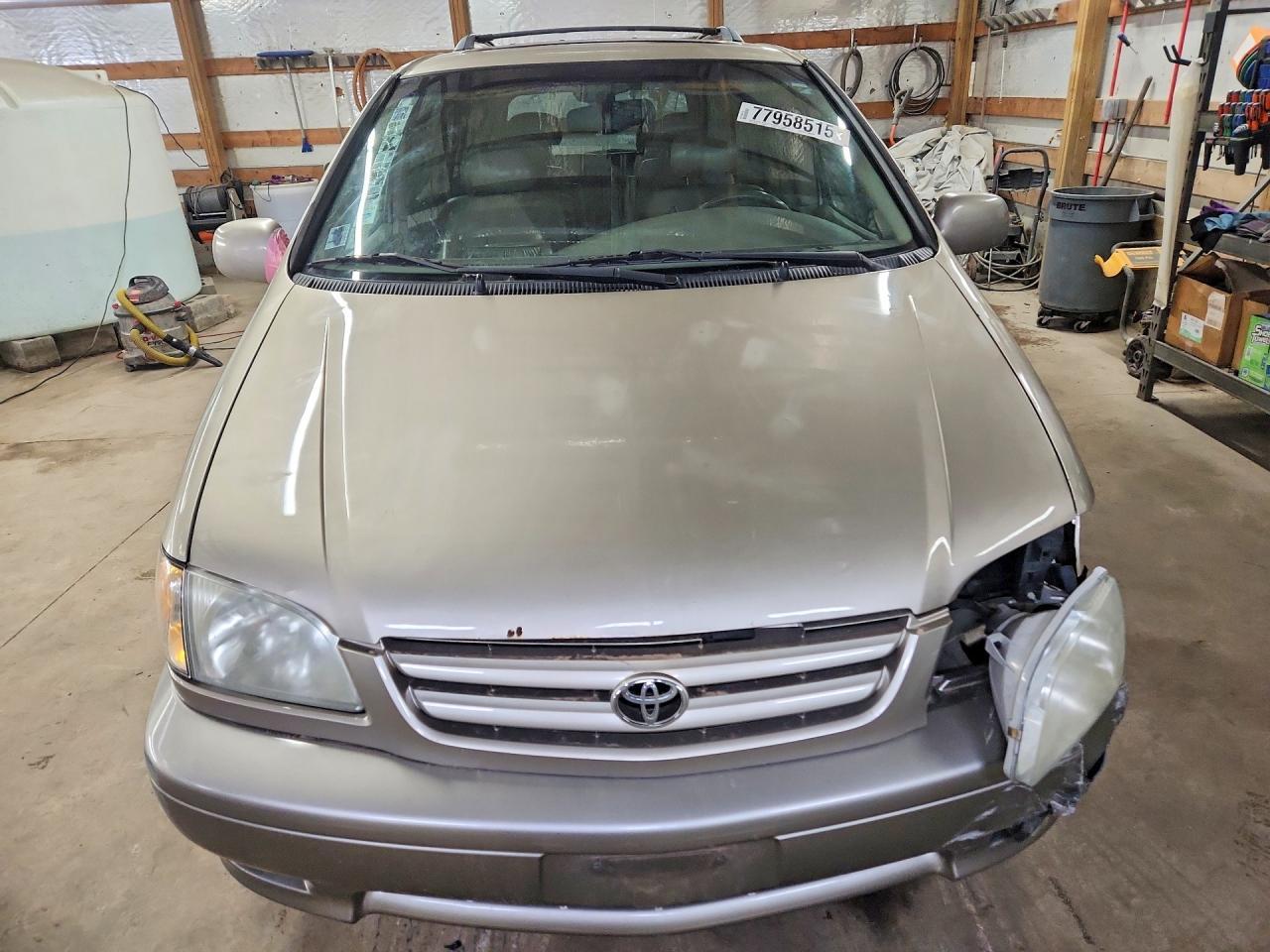 2002 TOYOTA SIENNA
