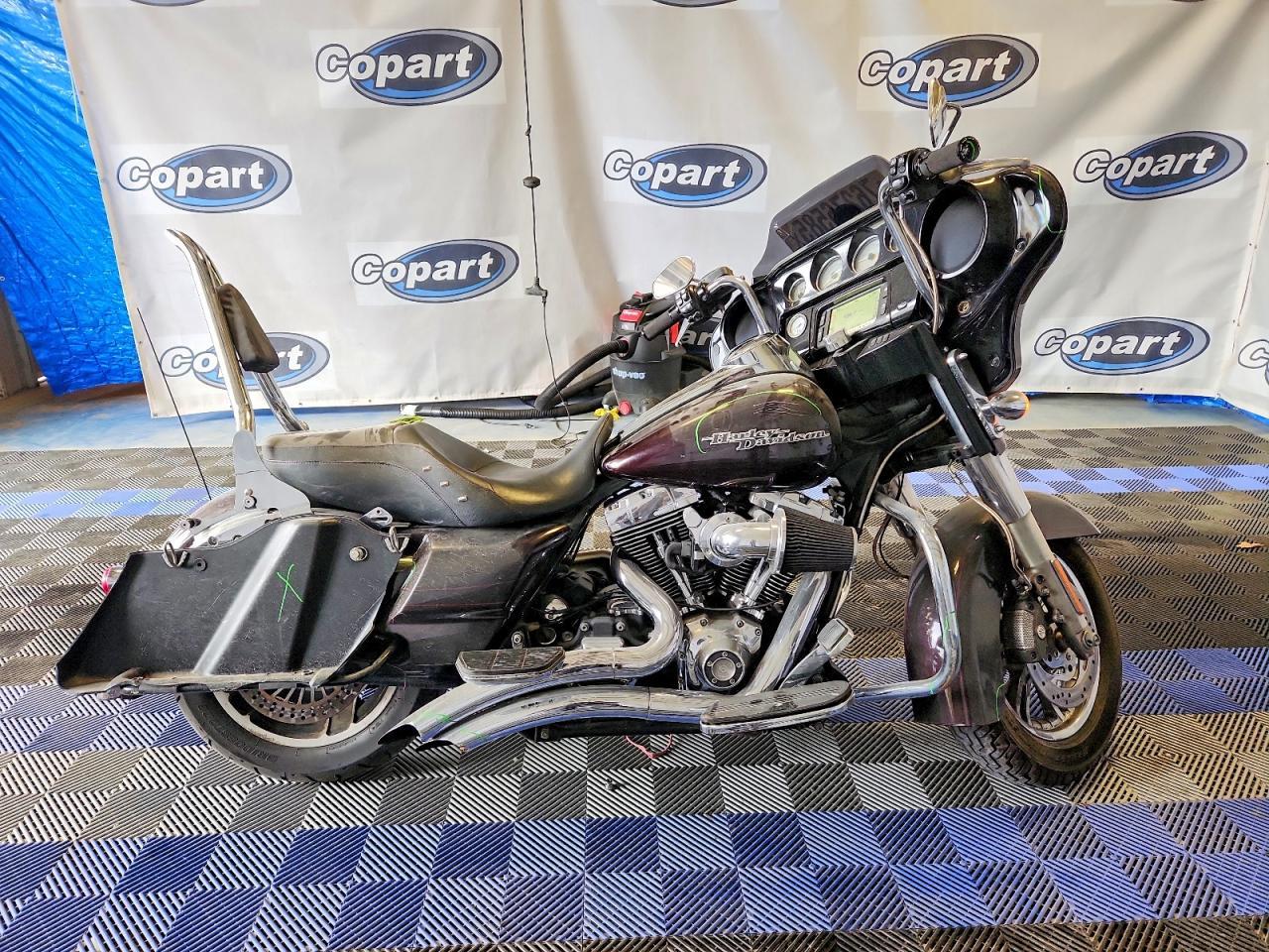 2014 HARLEY-DAVIDSON Flhxs