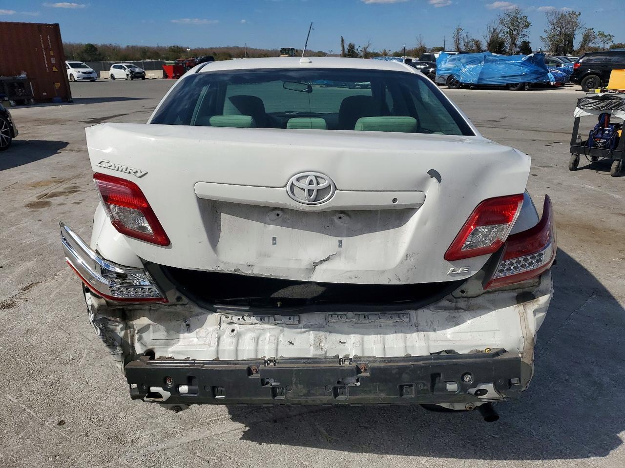 2011 TOYOTA CAMRY
