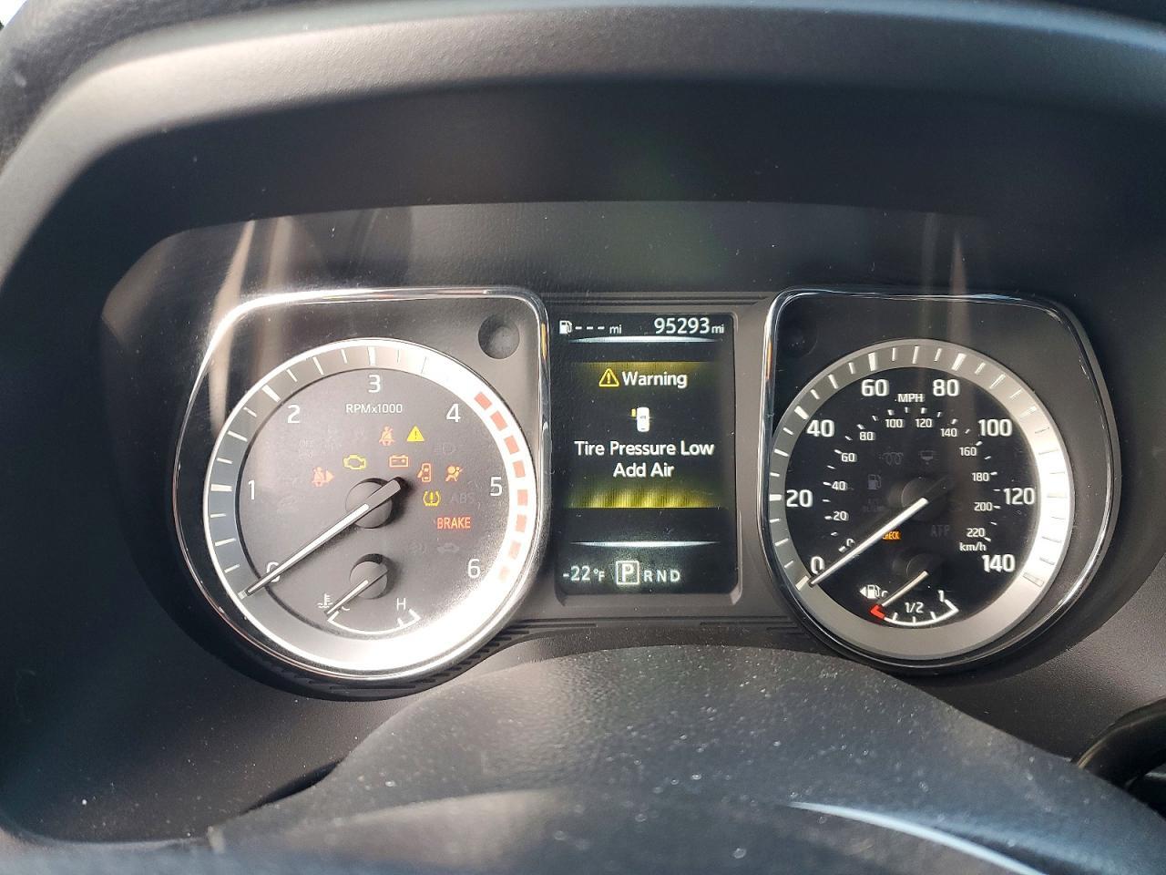 2016 NISSAN Titan