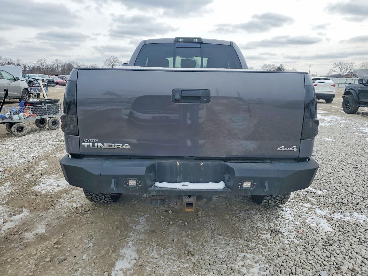 2011 TOYOTA TUNDRA
