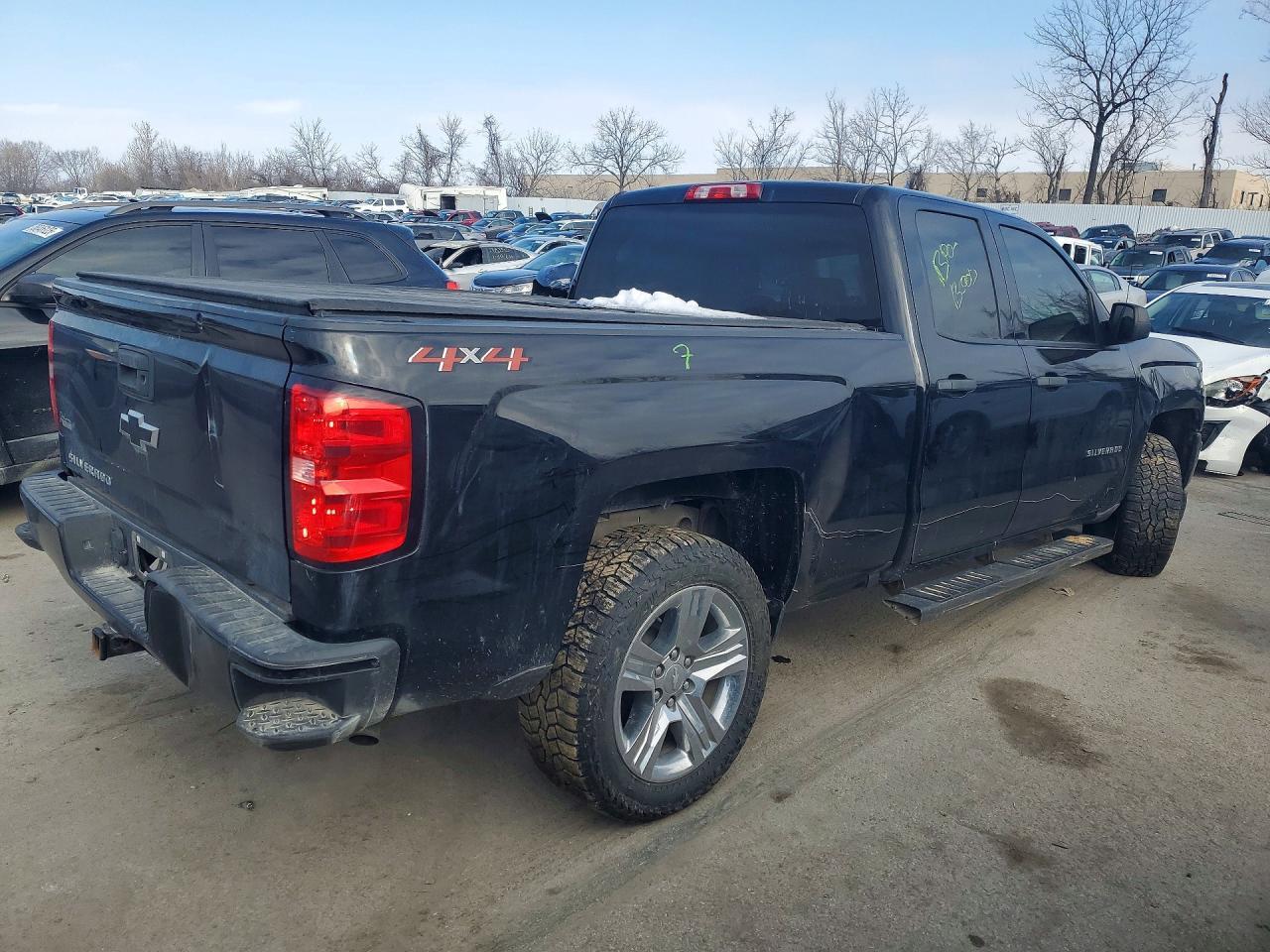 2018 CHEVROLET Silverado
