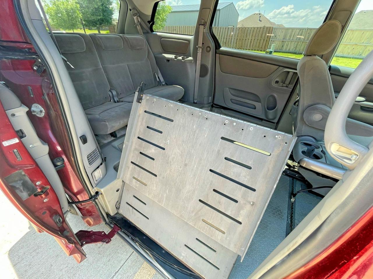 2006 TOYOTA SIENNA