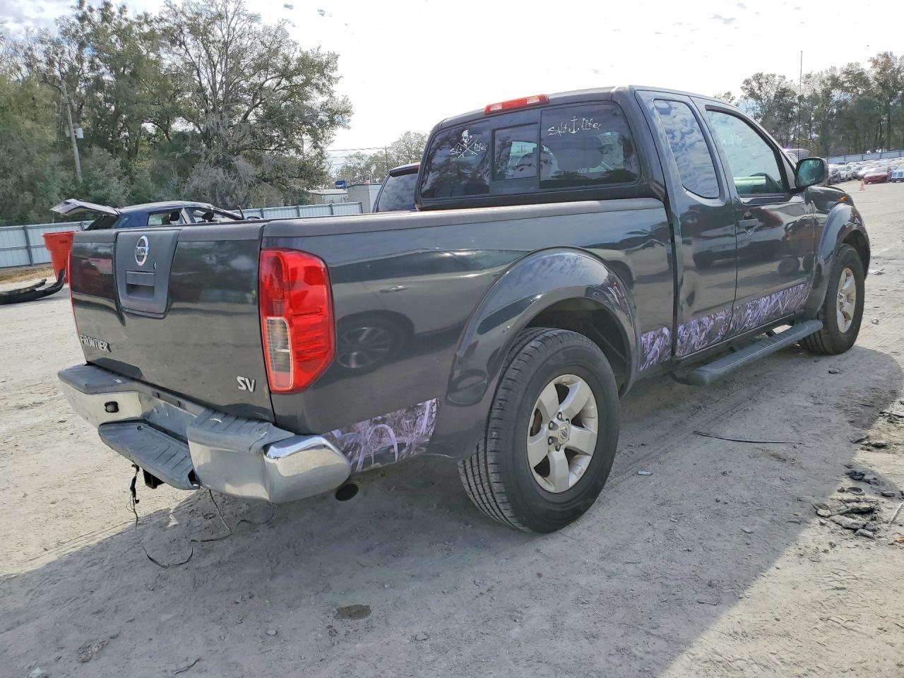 2012 NISSAN Frontier