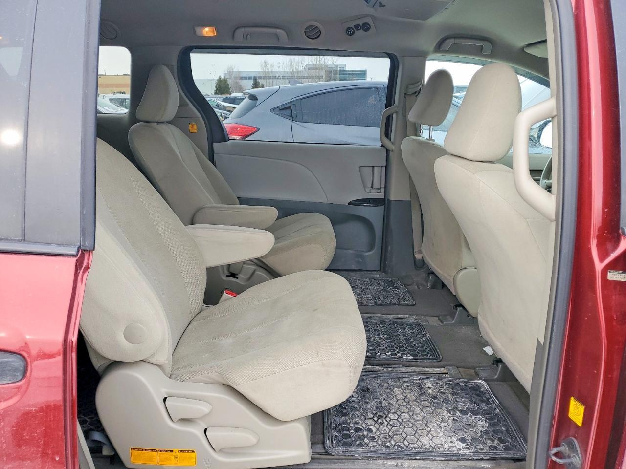 2012 TOYOTA SIENNA