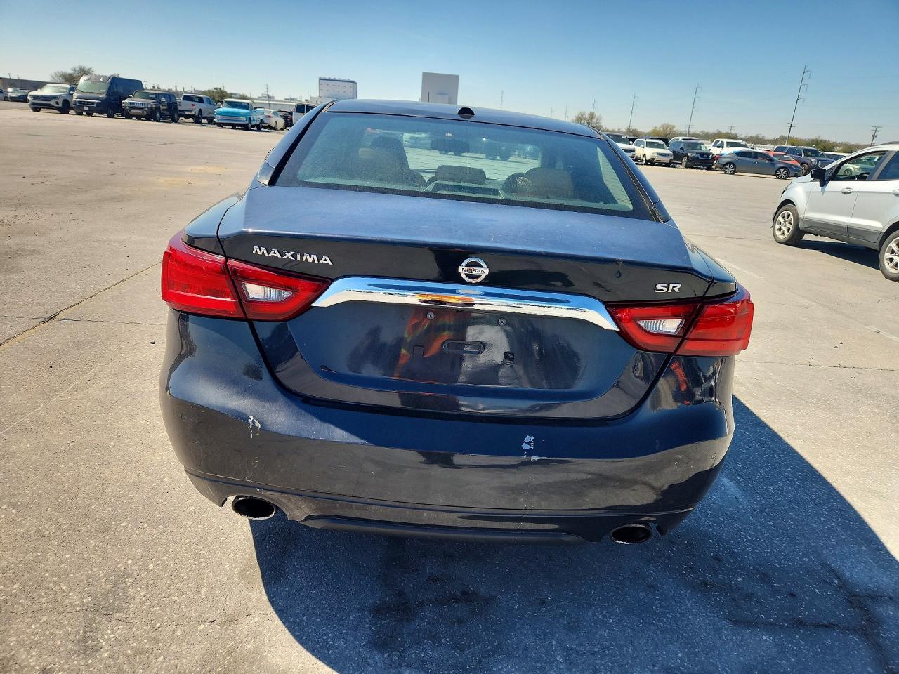 2016 NISSAN