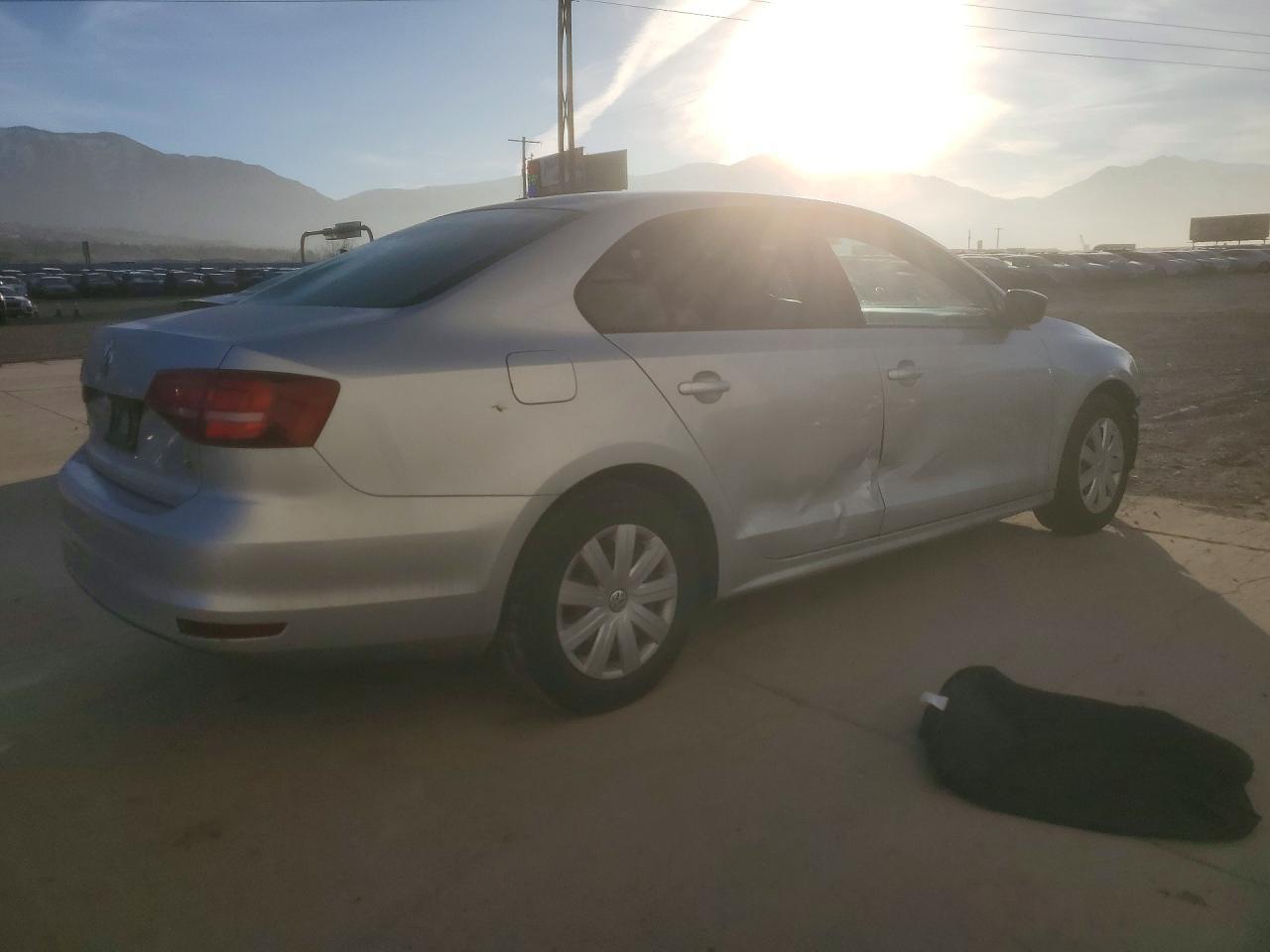 2016 VOLKSWAGEN JETTA