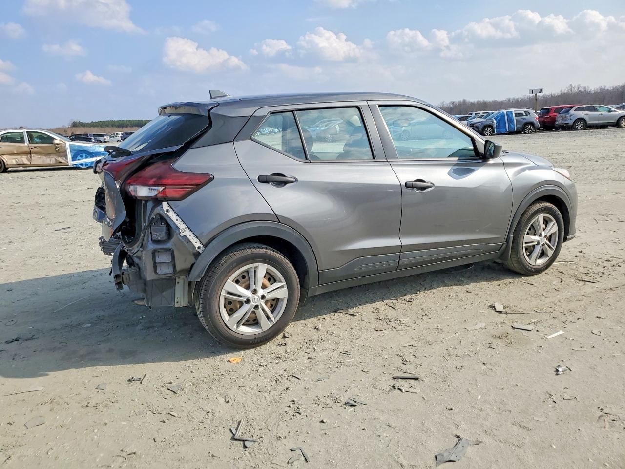 2023 NISSAN KICKS