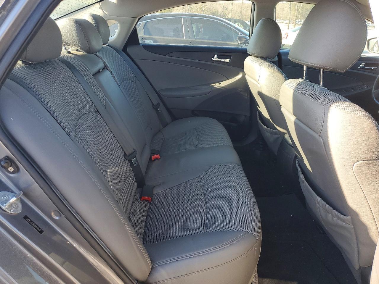 2011 HYUNDAI SONATA