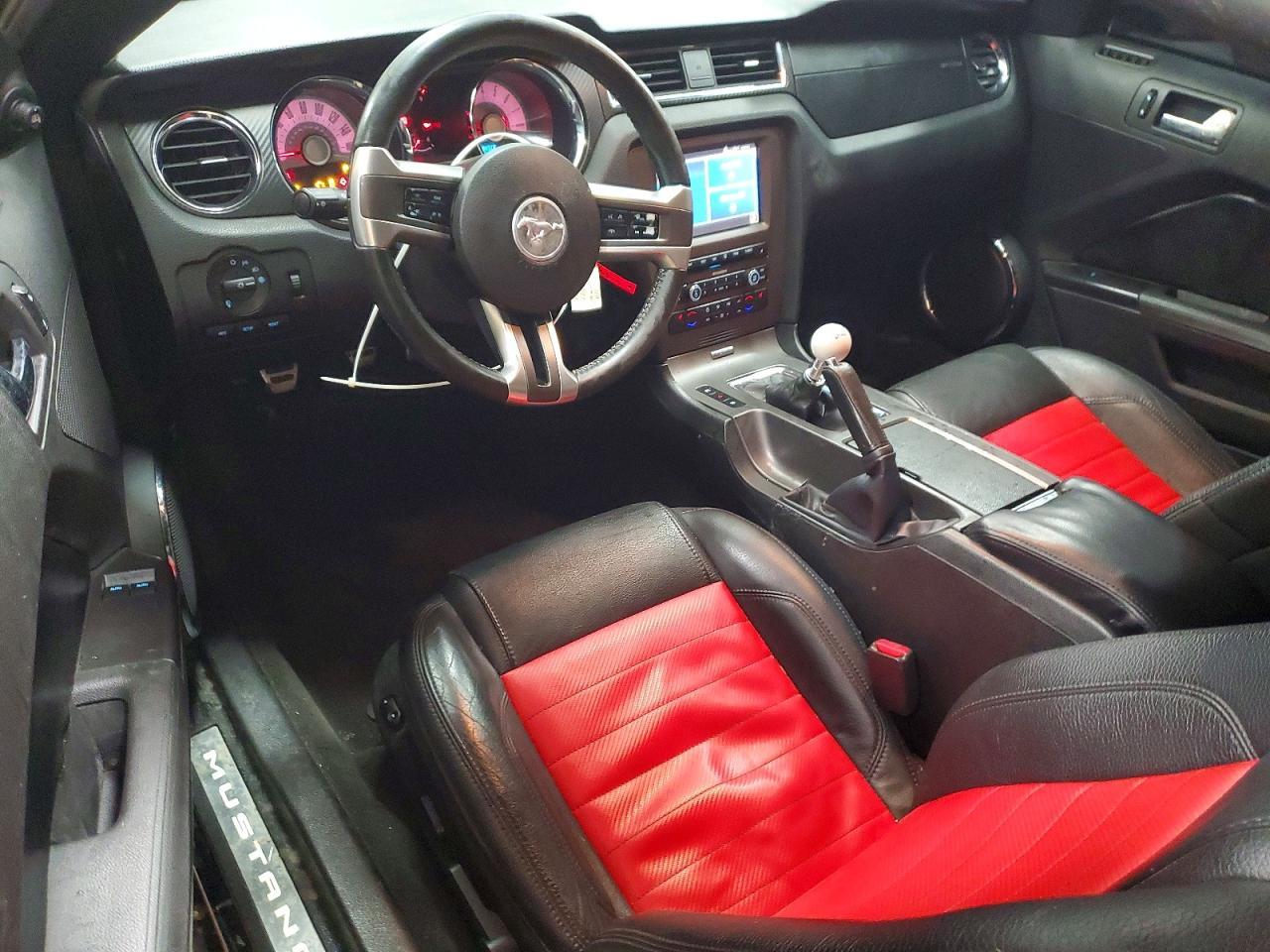 2011 FORD MUSTANG
