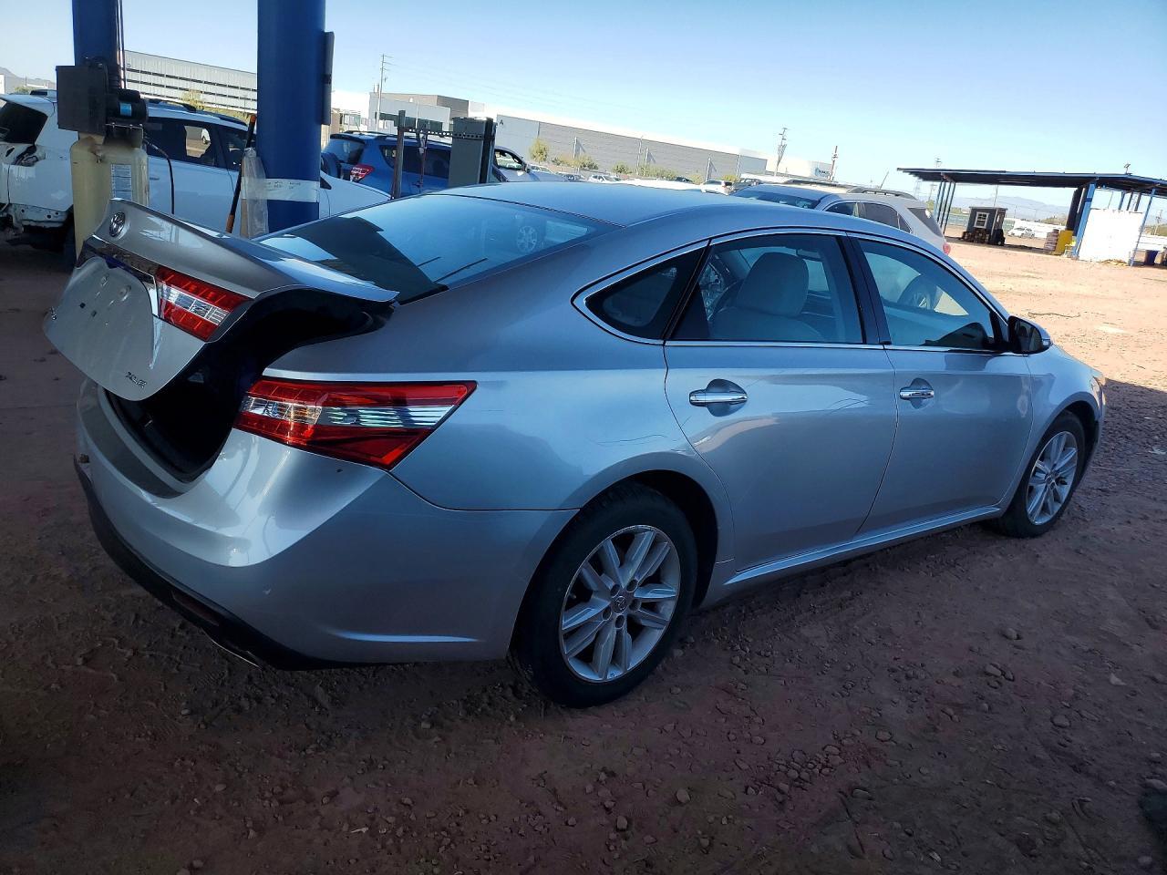 2013 TOYOTA Avalon