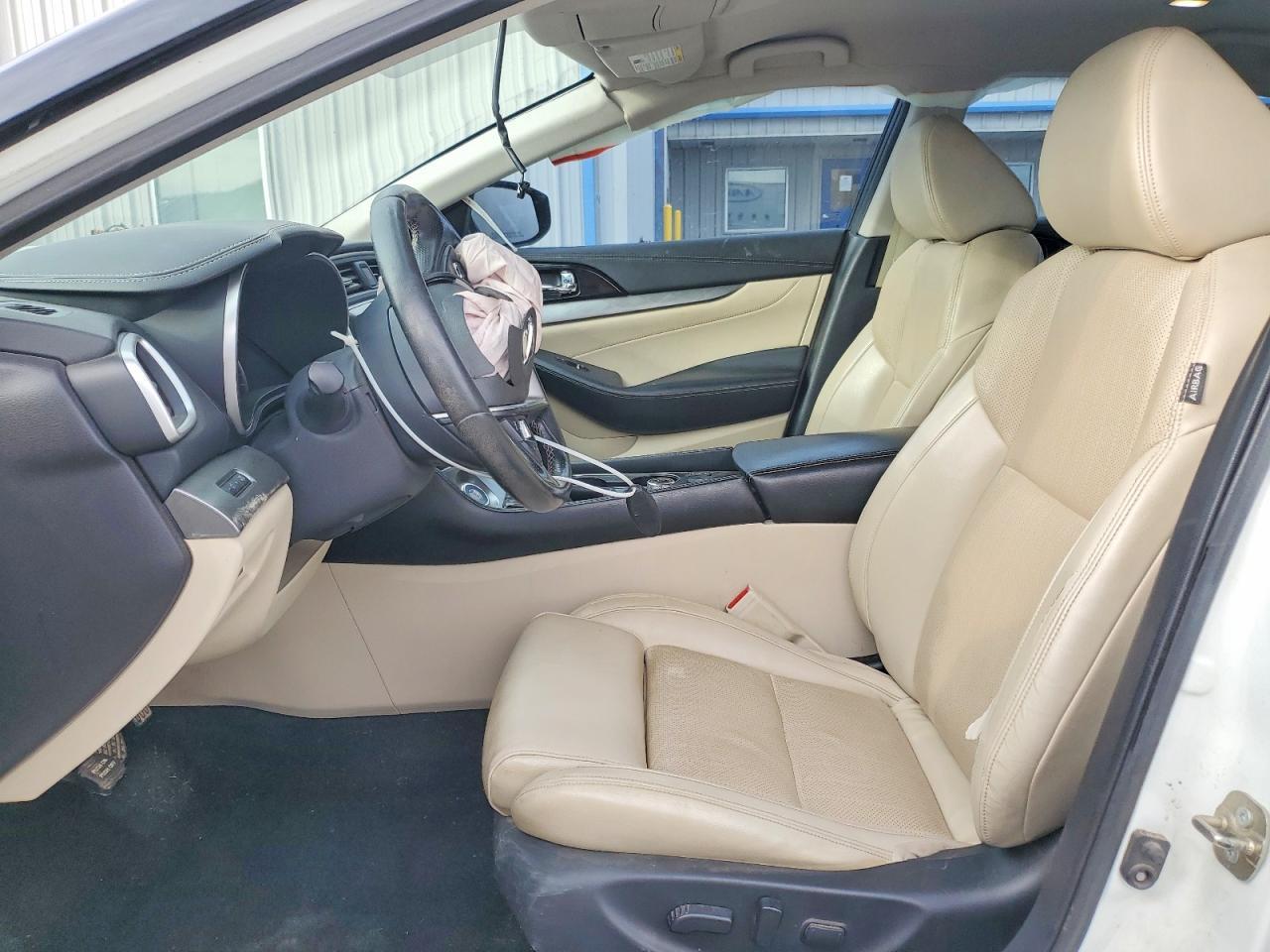 2017 NISSAN Maxima