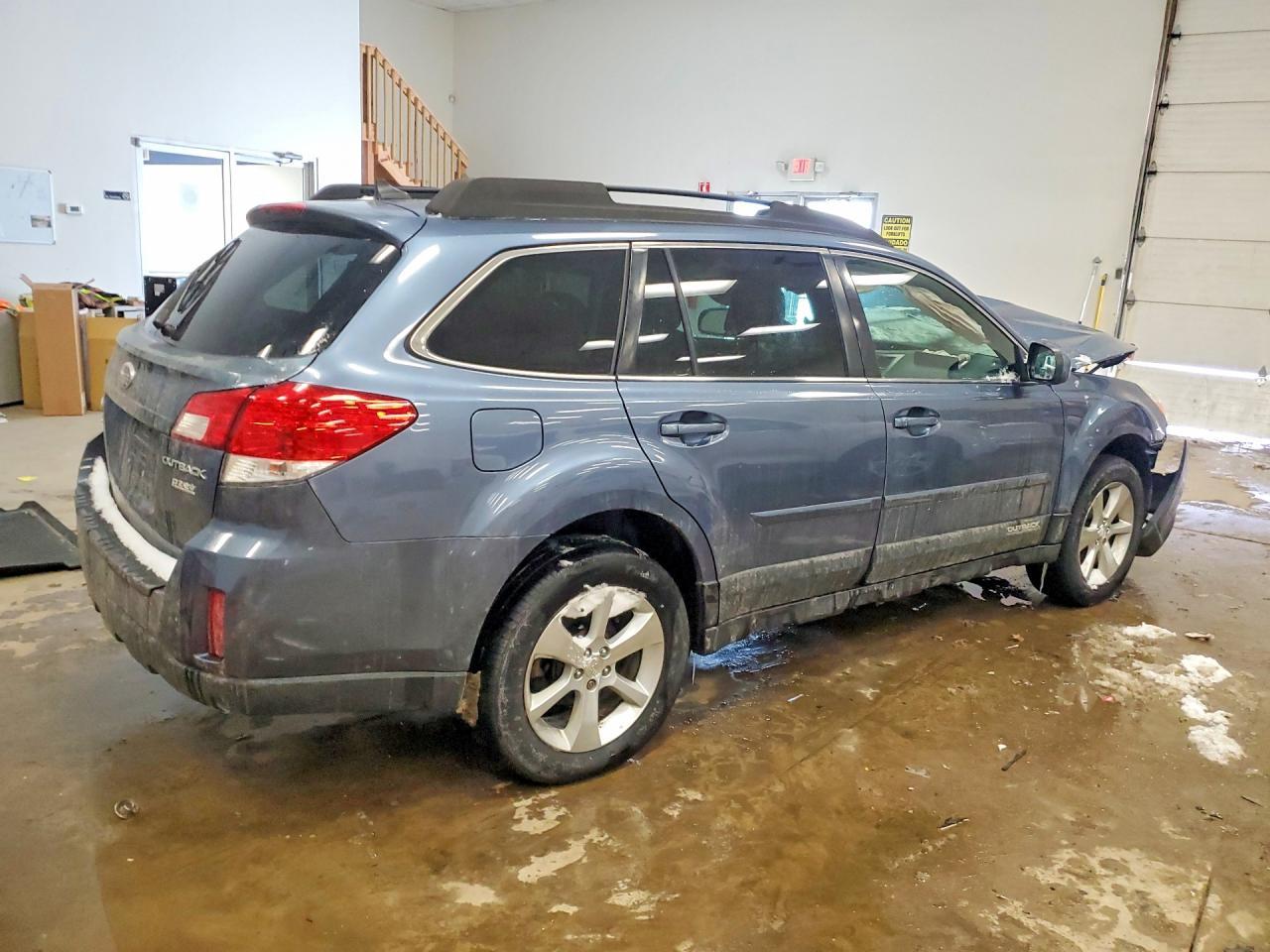 2014 SUBARU Outback