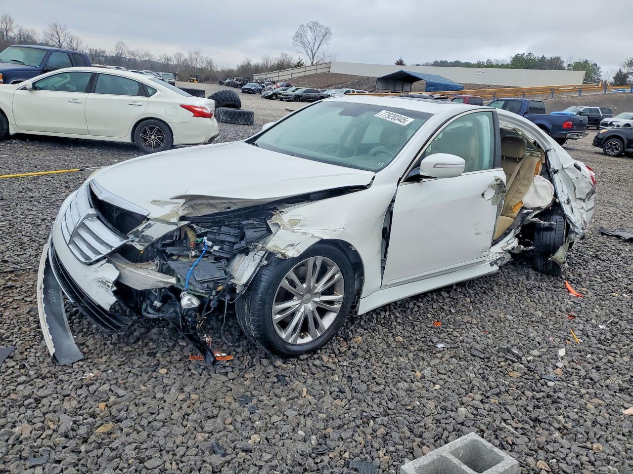 2013 HYUNDAI GENESIS