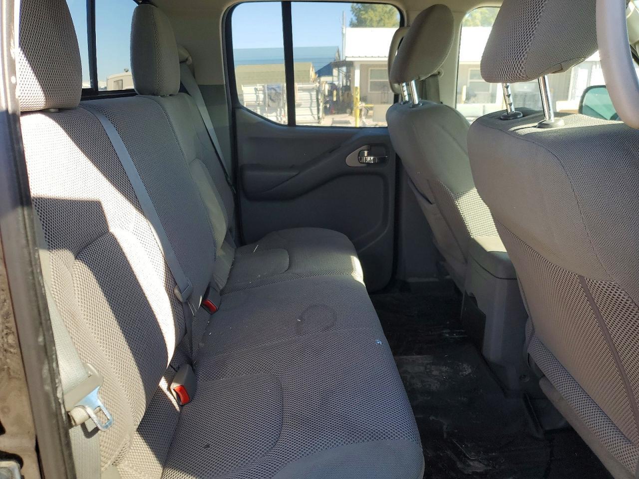 2015 NISSAN Frontier