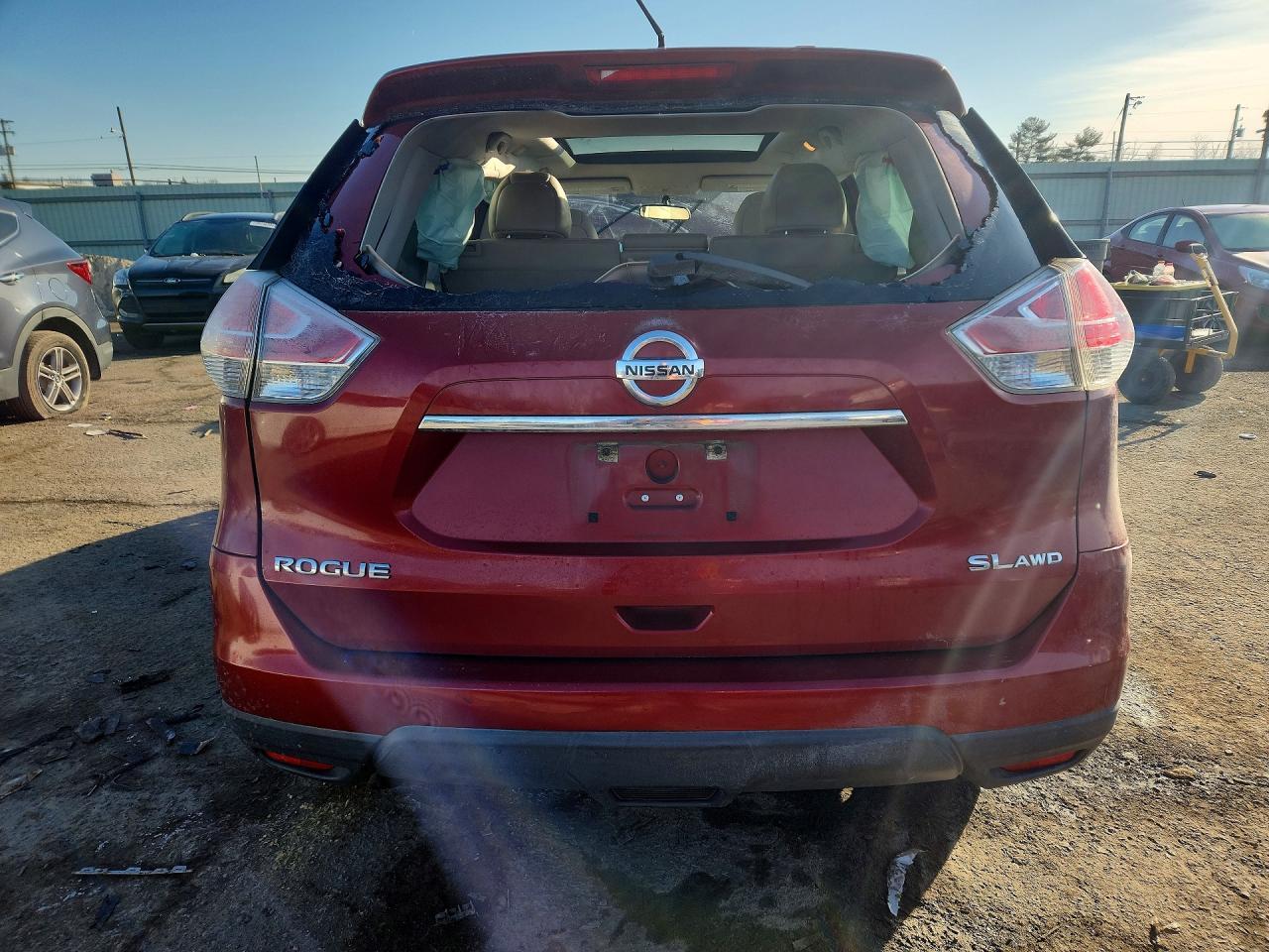2015 NISSAN ROGUE