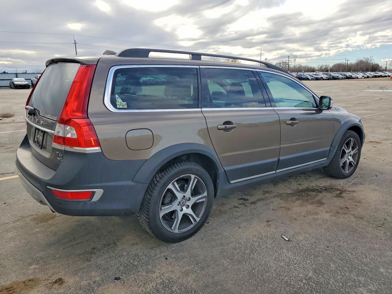 2014 VOLVO XC70