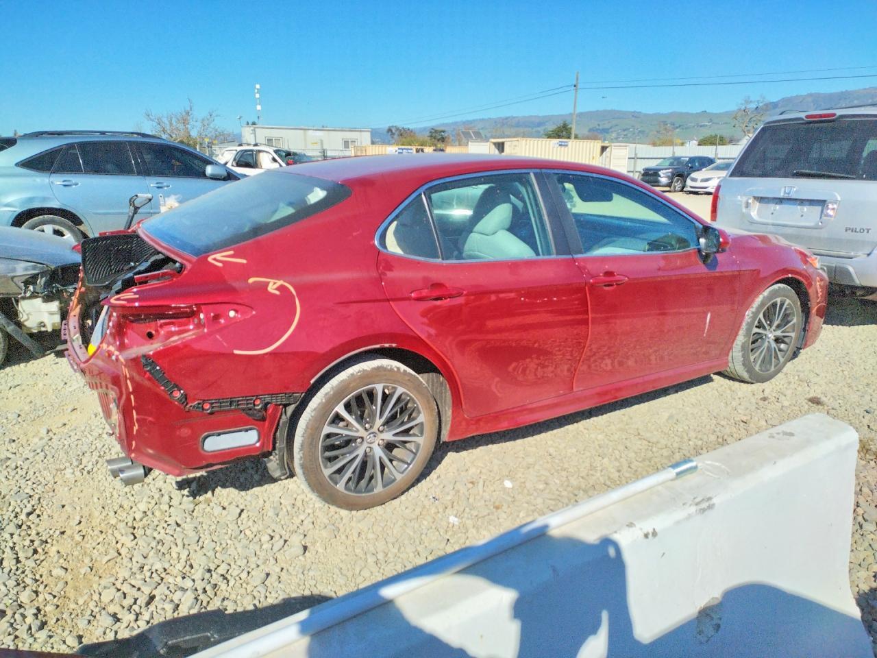 2018 TOYOTA CAMRY