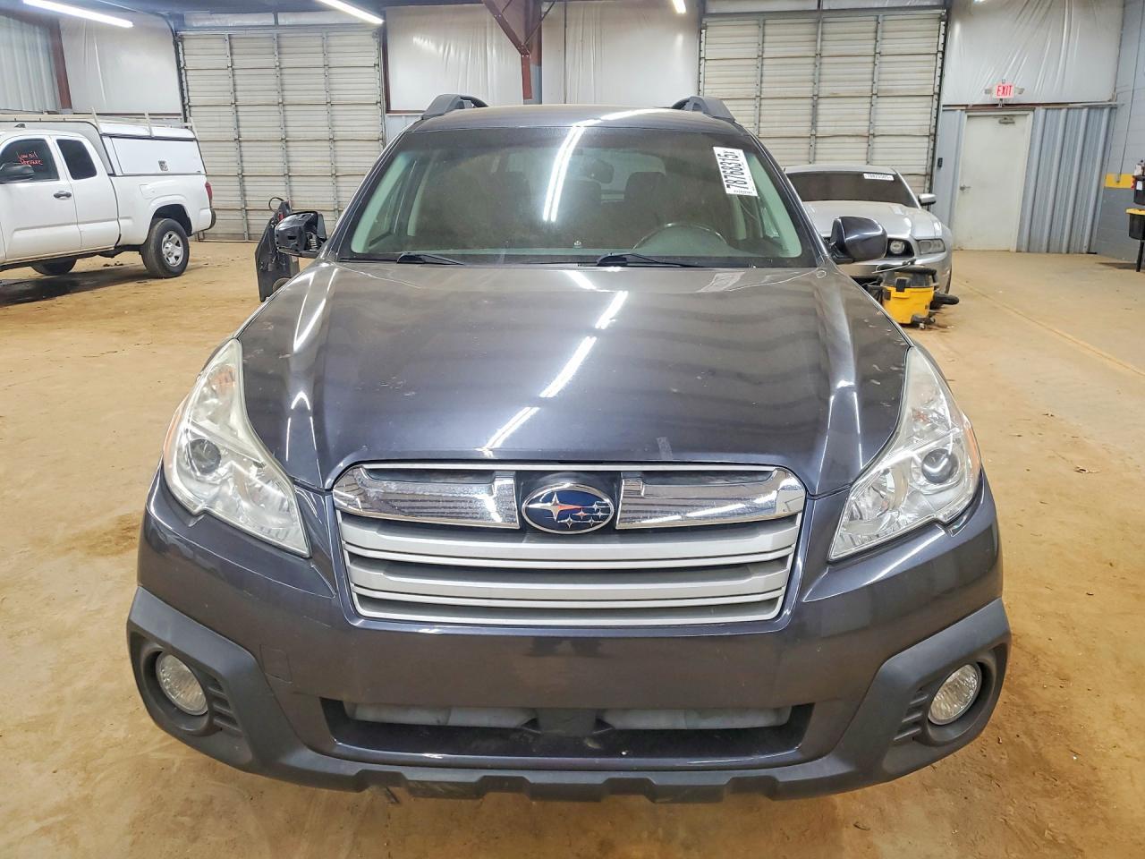 2013 SUBARU Outback