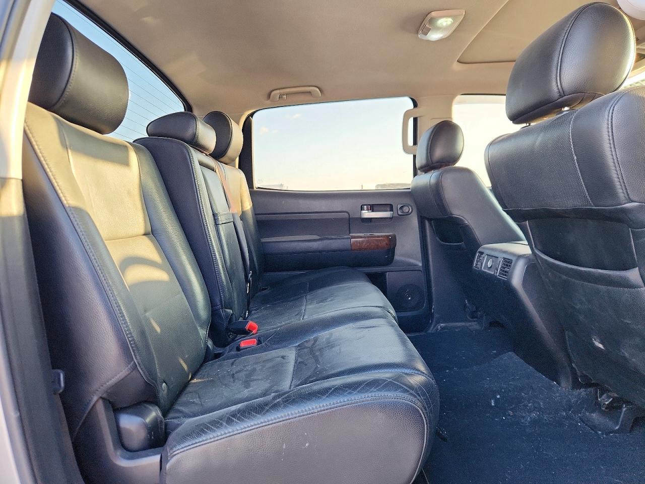 2011 TOYOTA TUNDRA
