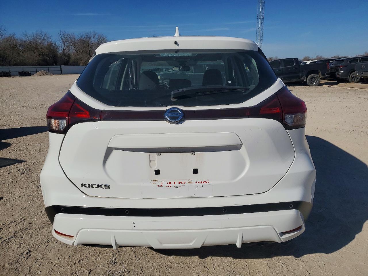 2021 NISSAN KICKS