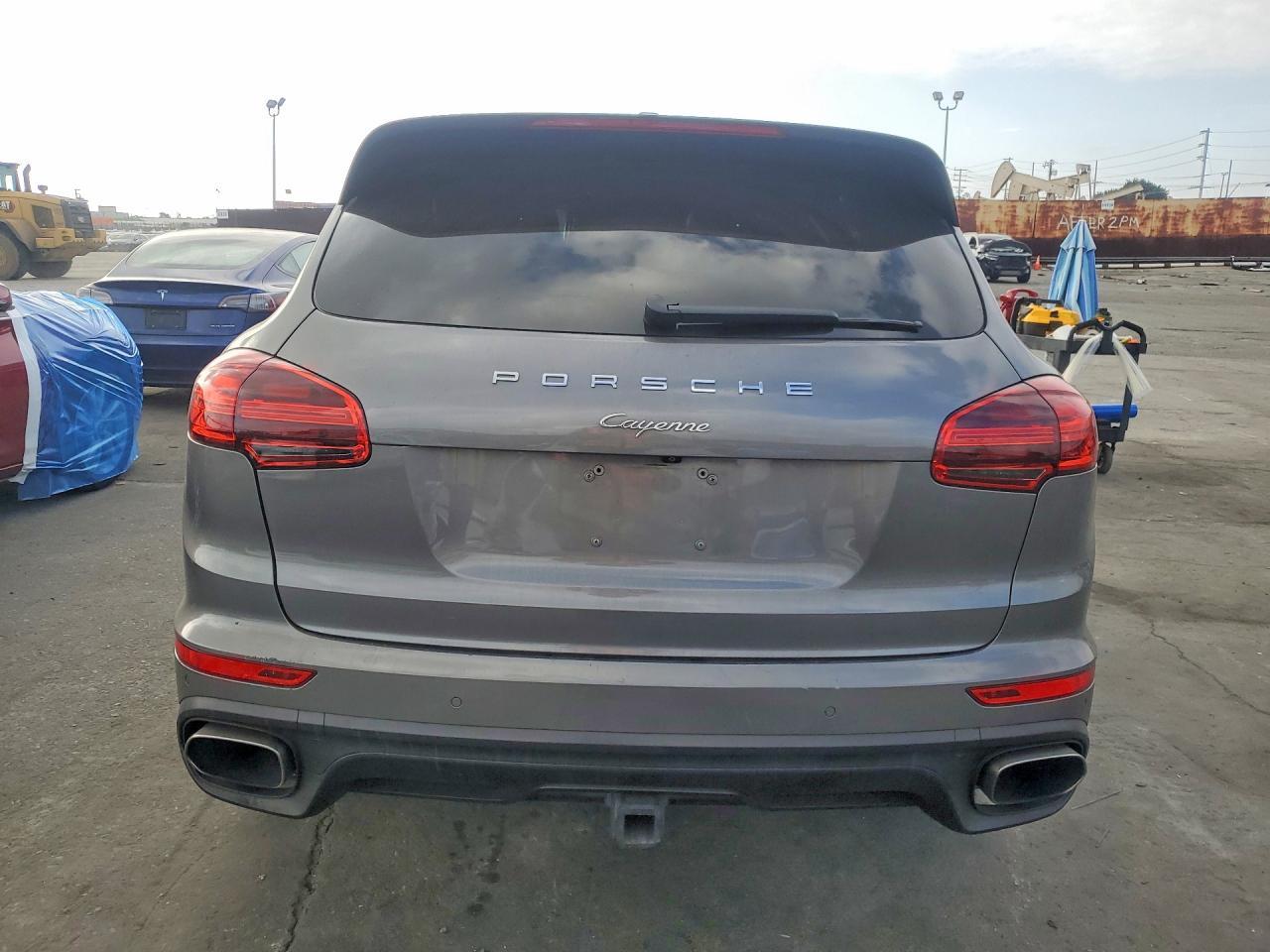 2016 PORSCHE CAYENNE