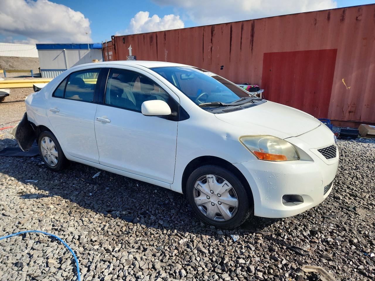 2011 TOYOTA YARIS
