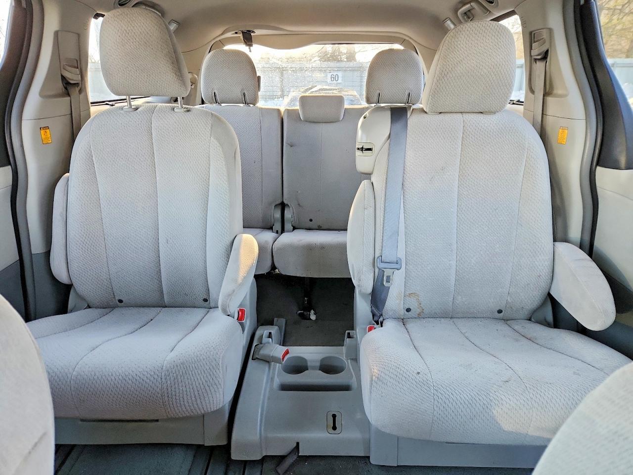 2012 TOYOTA SIENNA