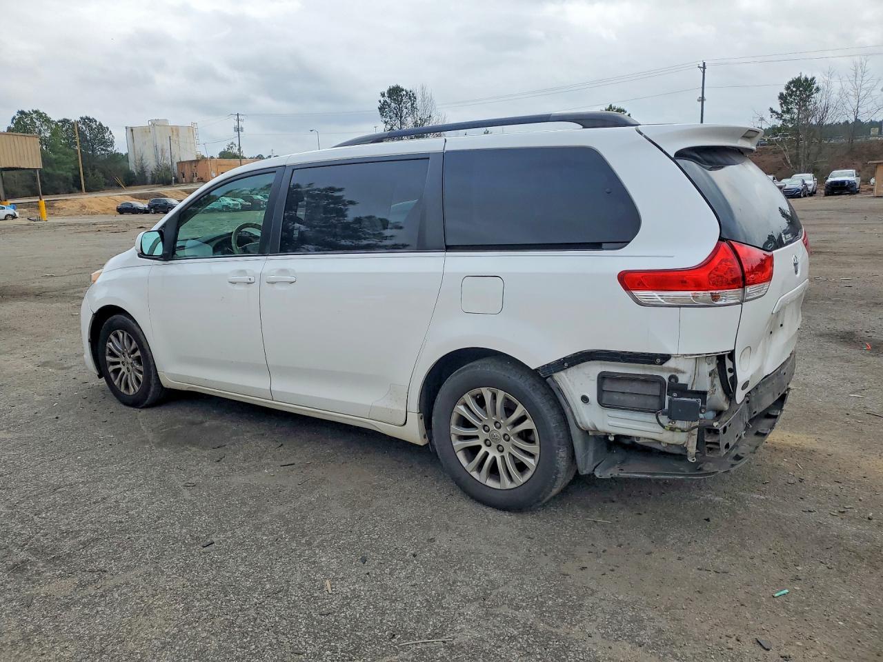2014 TOYOTA SIENNA