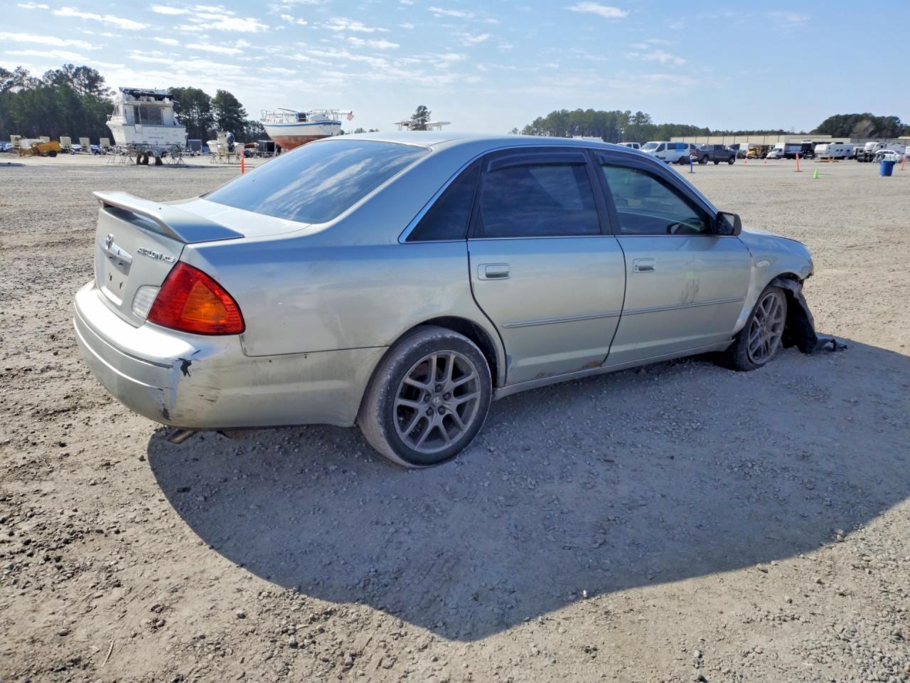 2001 TOYOTA Avalon