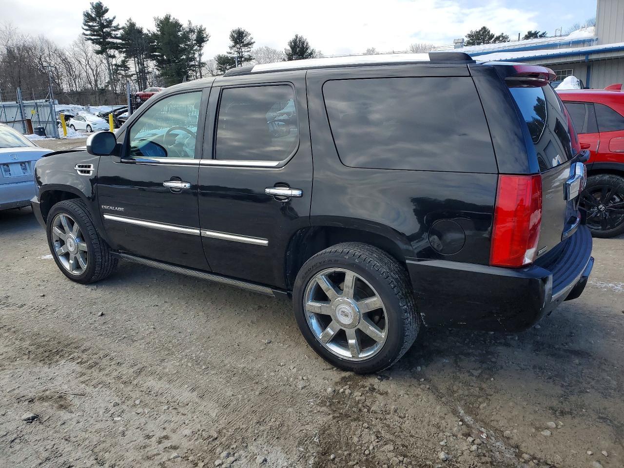 2010 CADILLAC ESCALADE