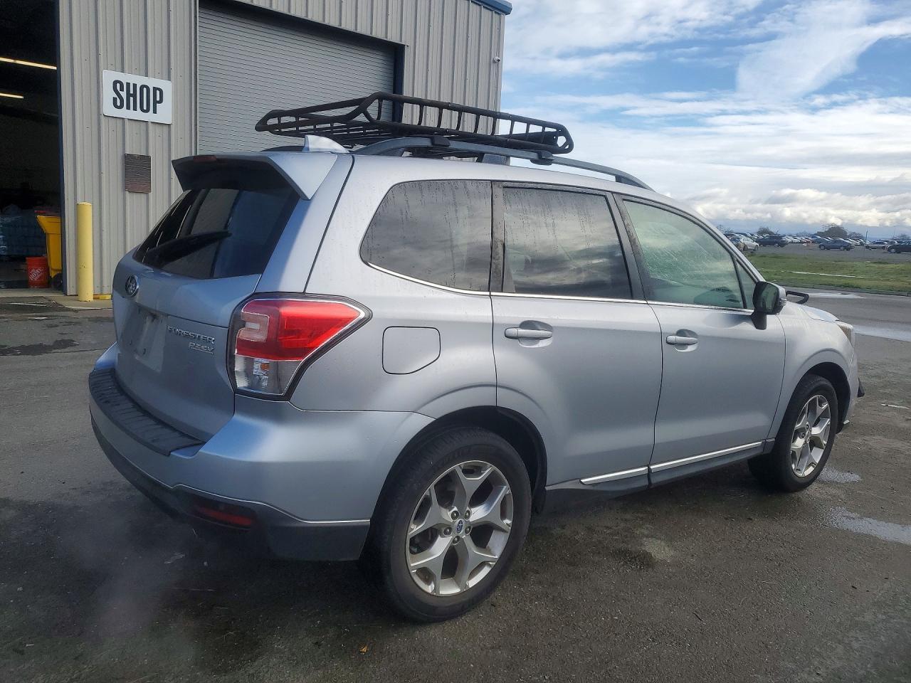 2017 SUBARU FORESTER