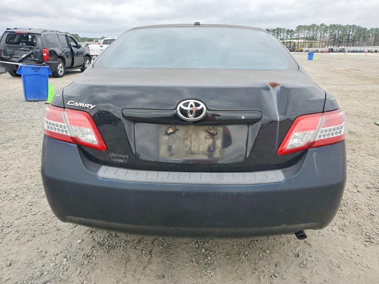 2011 TOYOTA CAMRY