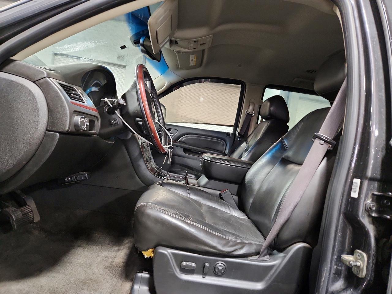 2010 CADILLAC ESCALADE