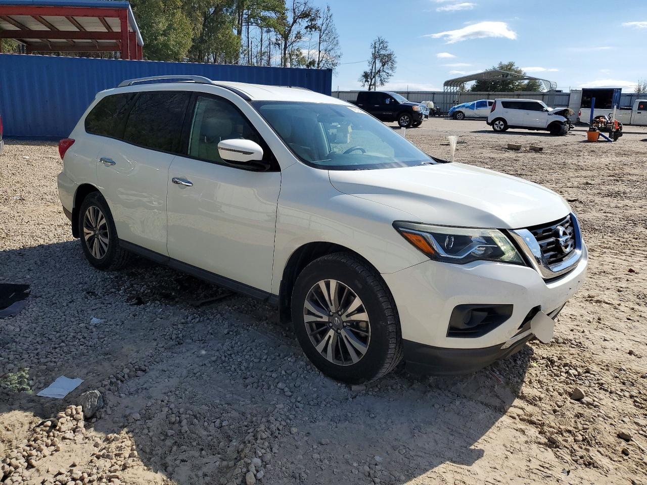 2017 NISSAN PATHFINDER
