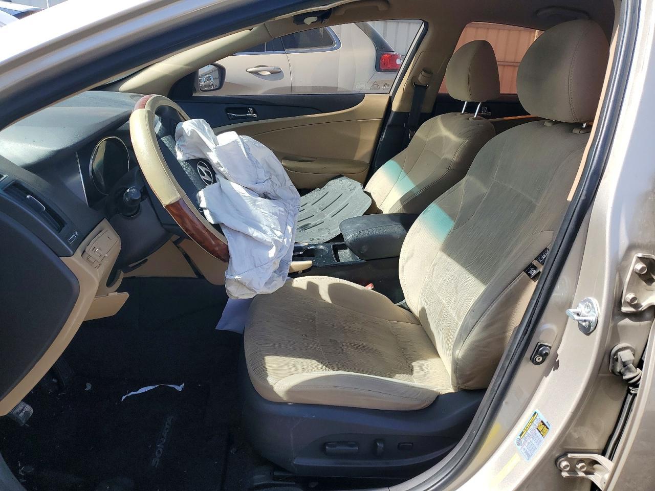 2011 HYUNDAI SONATA