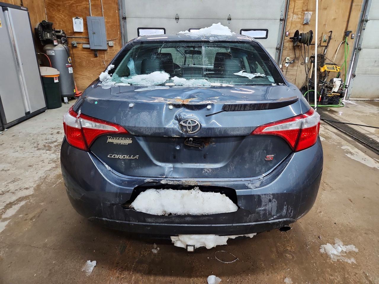2015 TOYOTA COROLLA