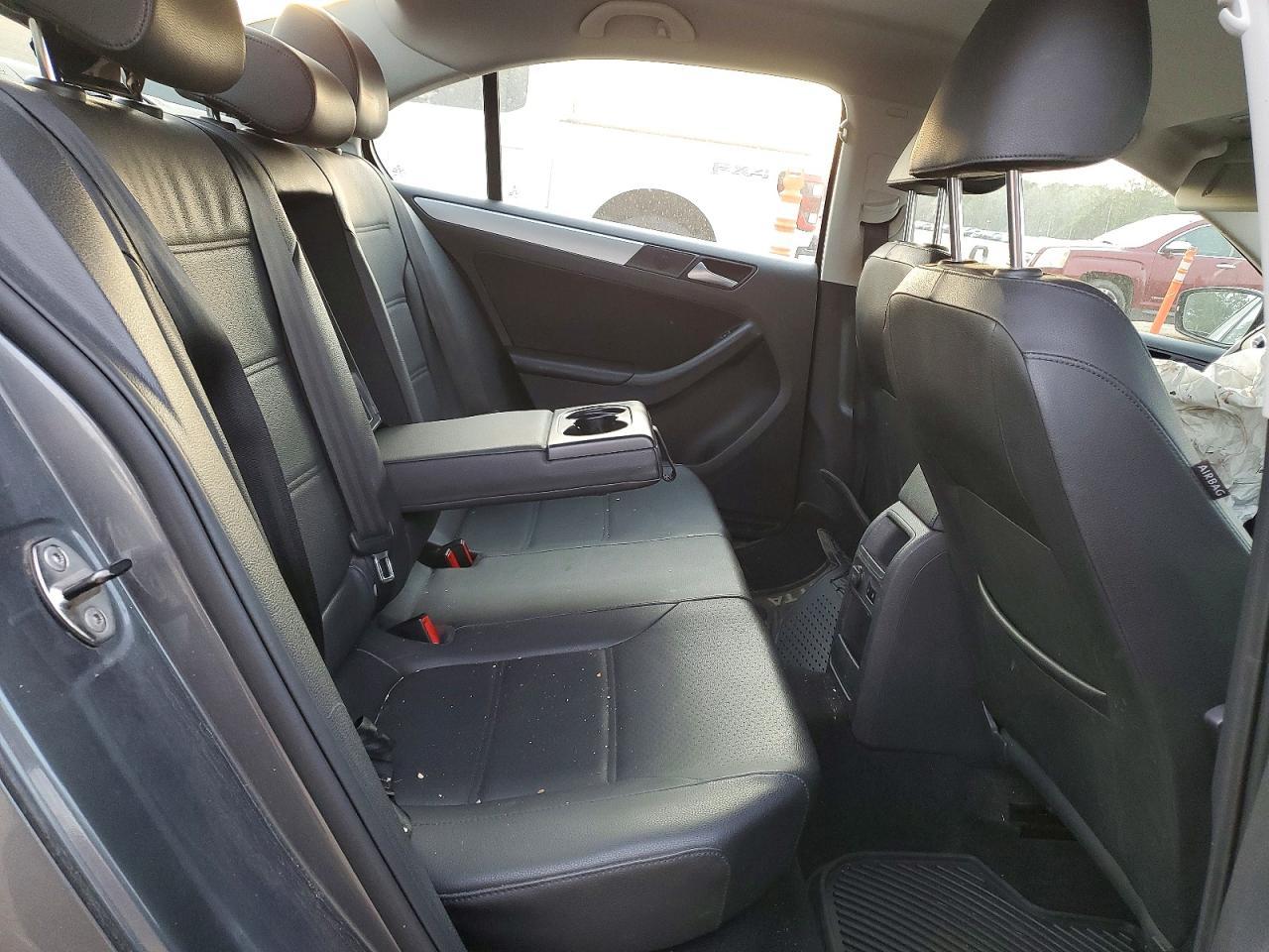 2013 VOLKSWAGEN JETTA
