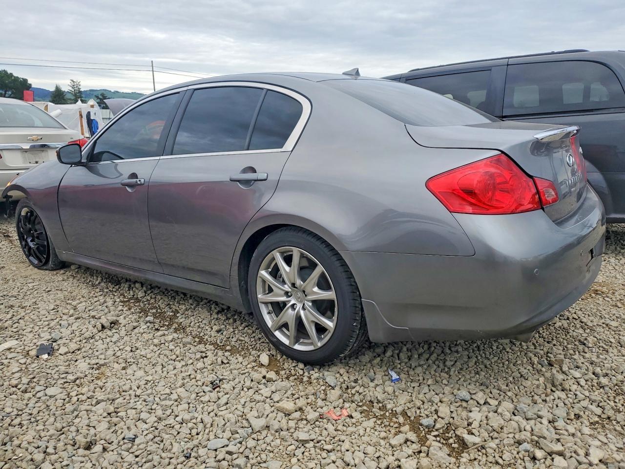 2010 INFINITI G37