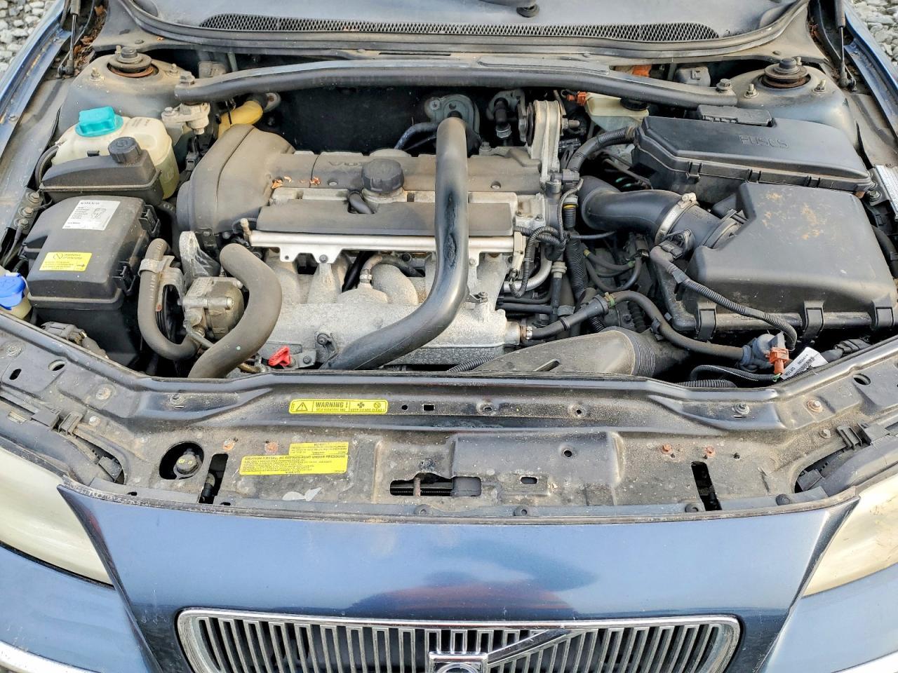 2005 VOLVO V70