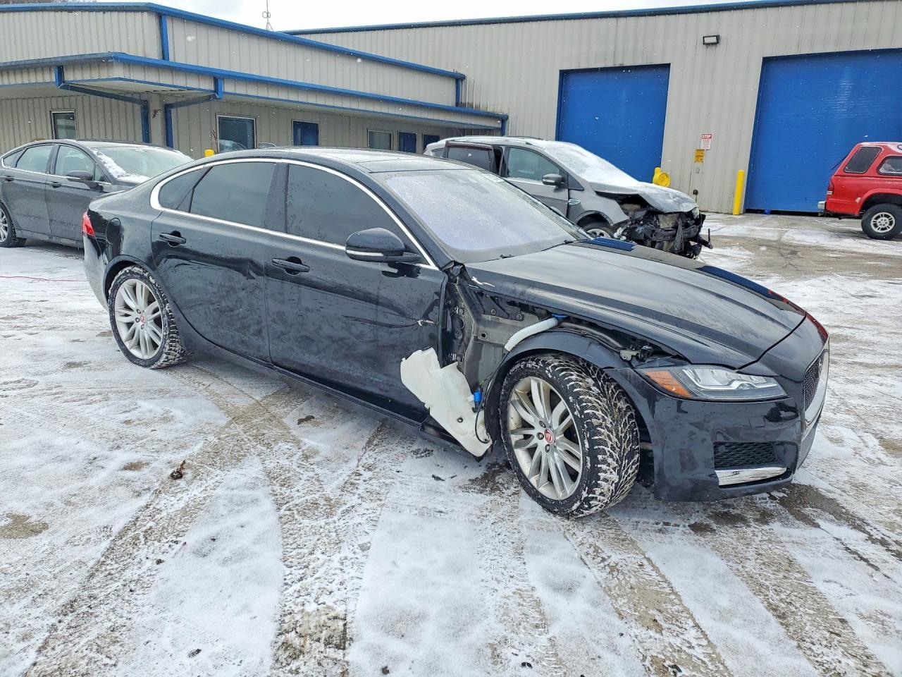 2017 JAGUAR XF