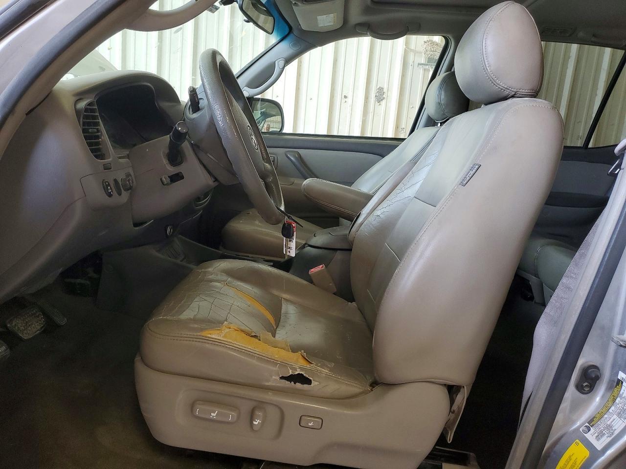 2006 TOYOTA Sequoia