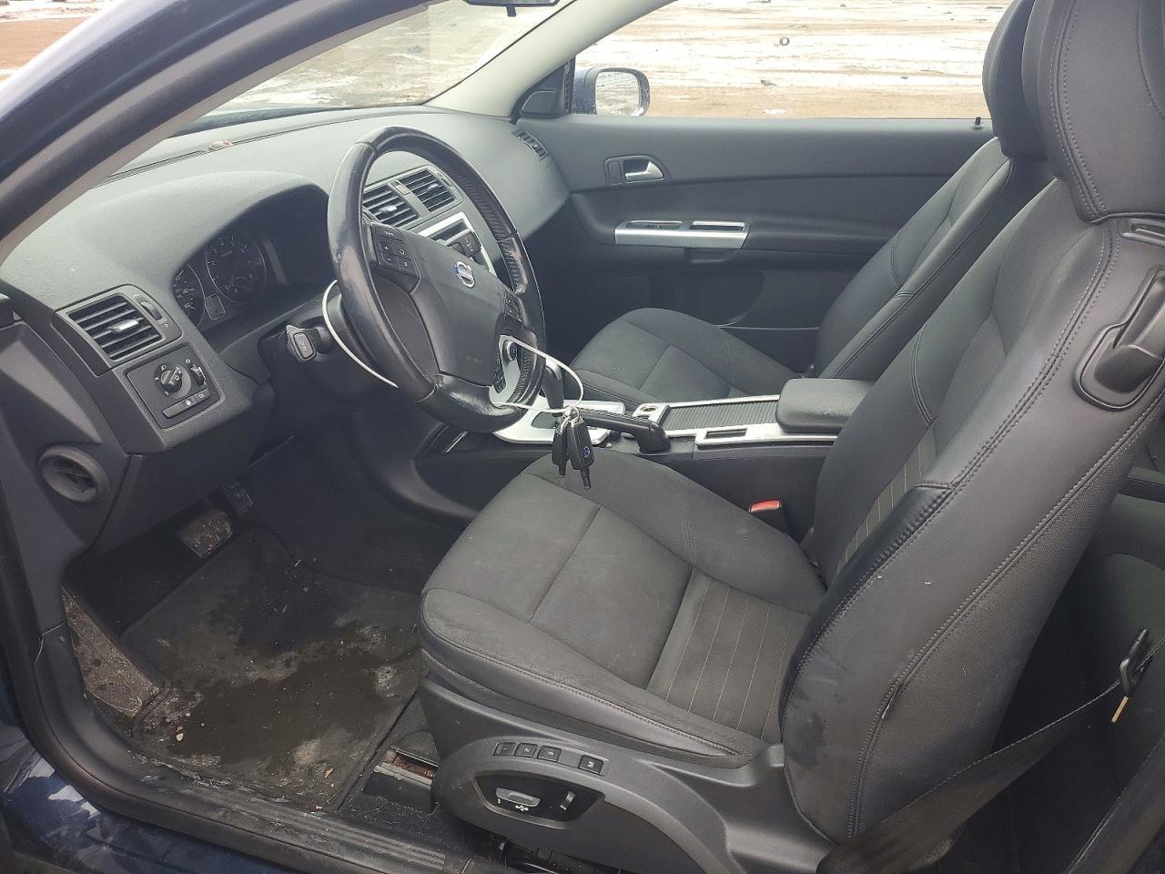 2012 VOLVO C30