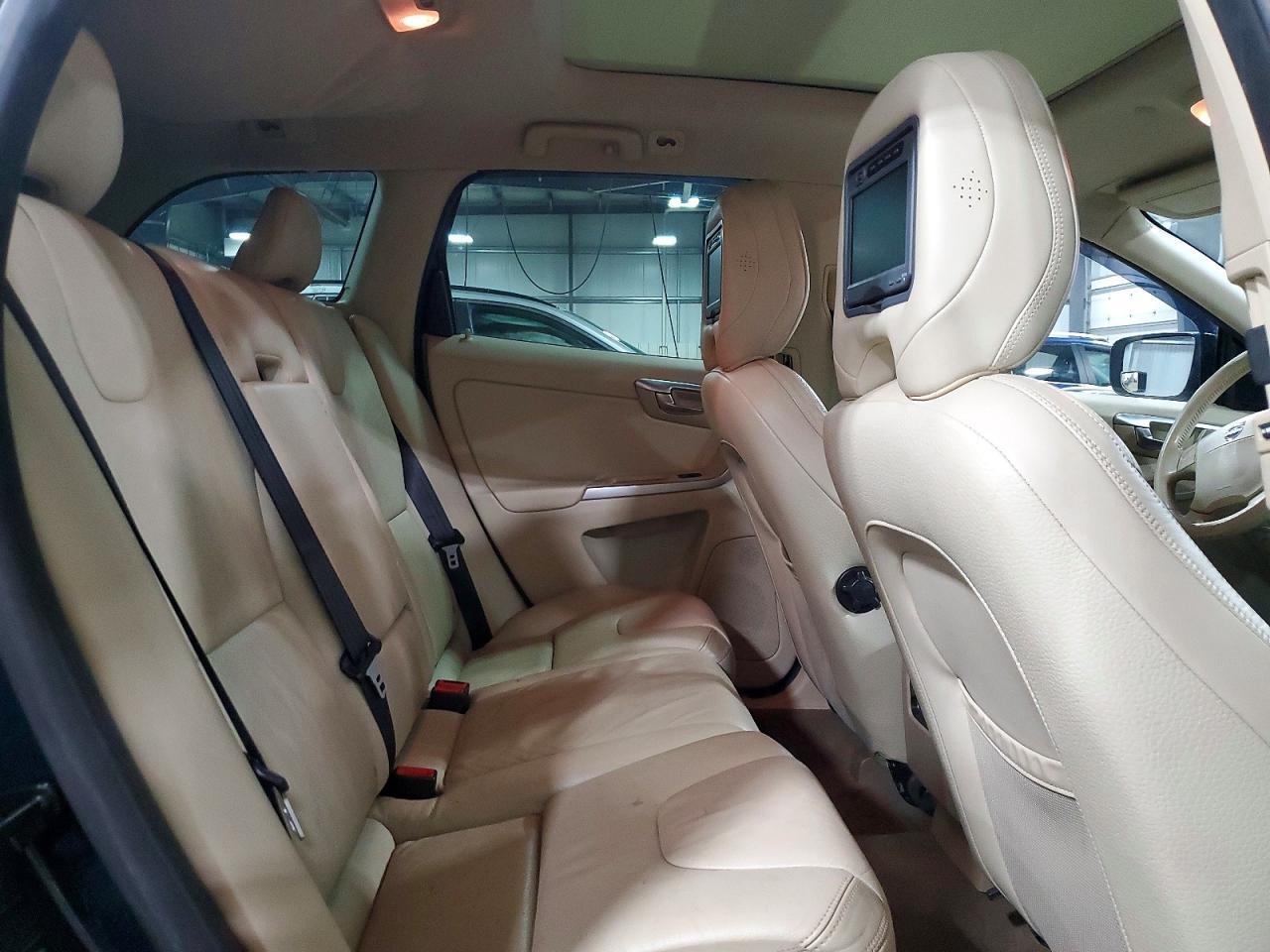 2010 VOLVO XC60