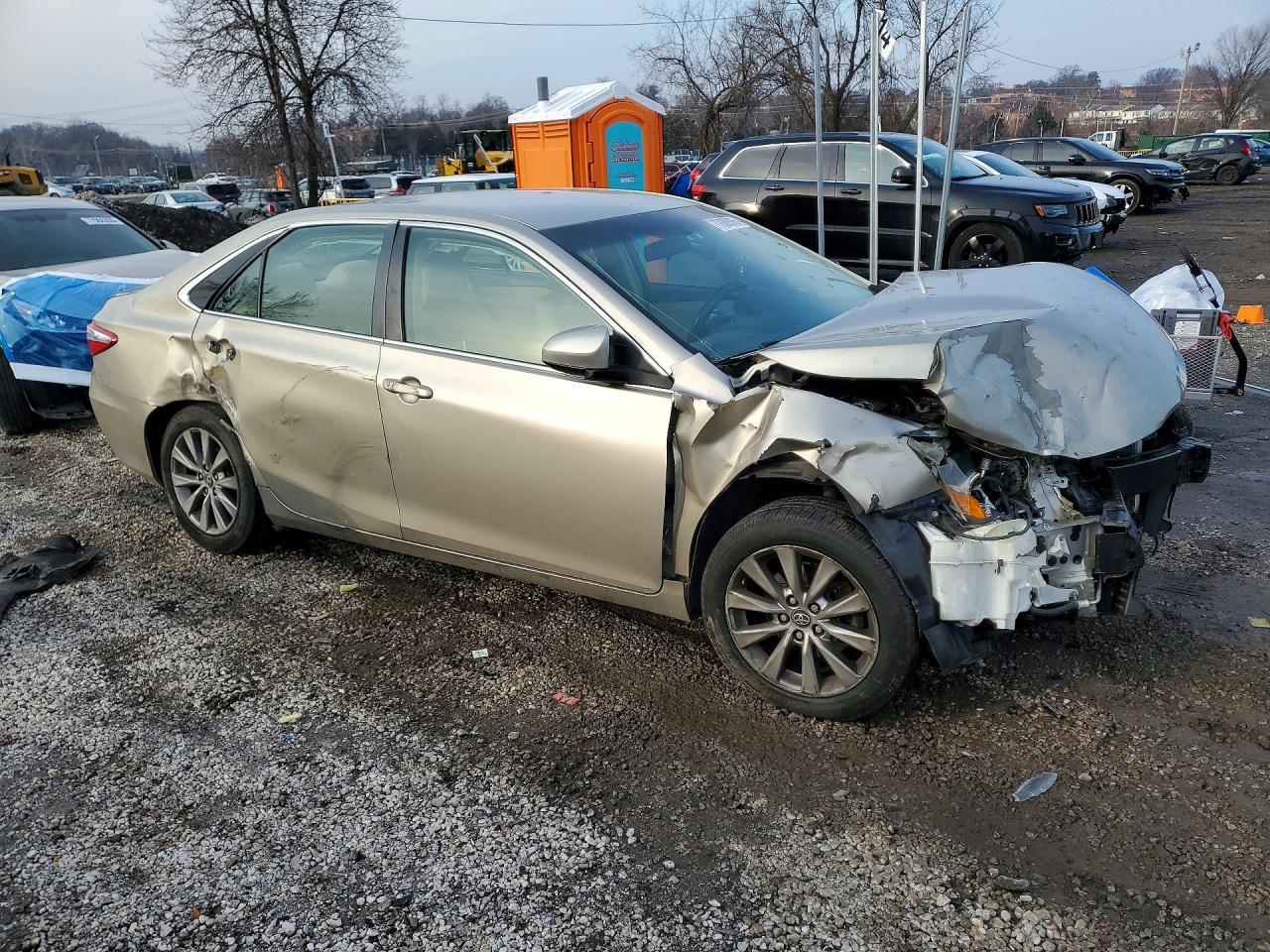 2016 TOYOTA CAMRY