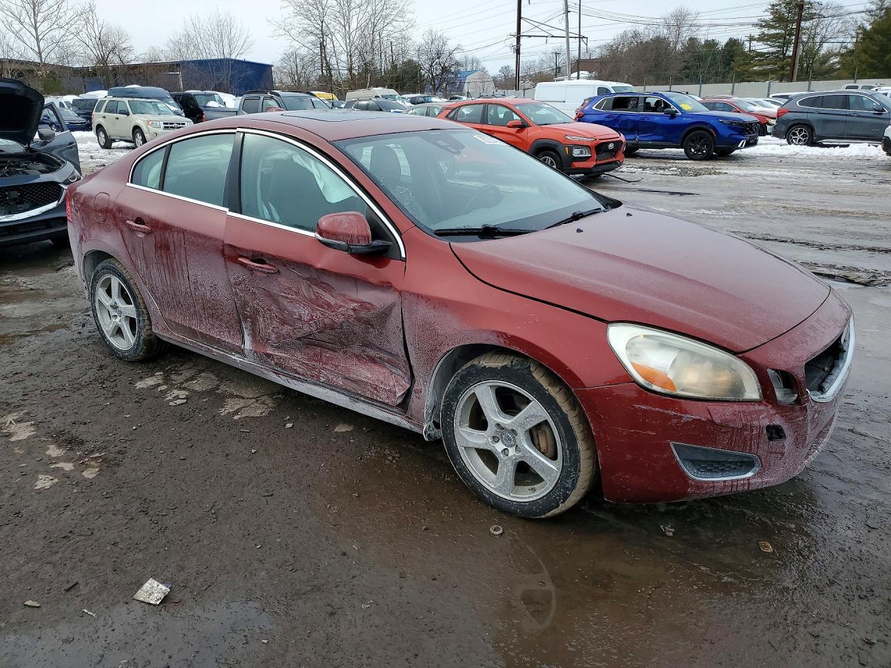 2013 VOLVO S60